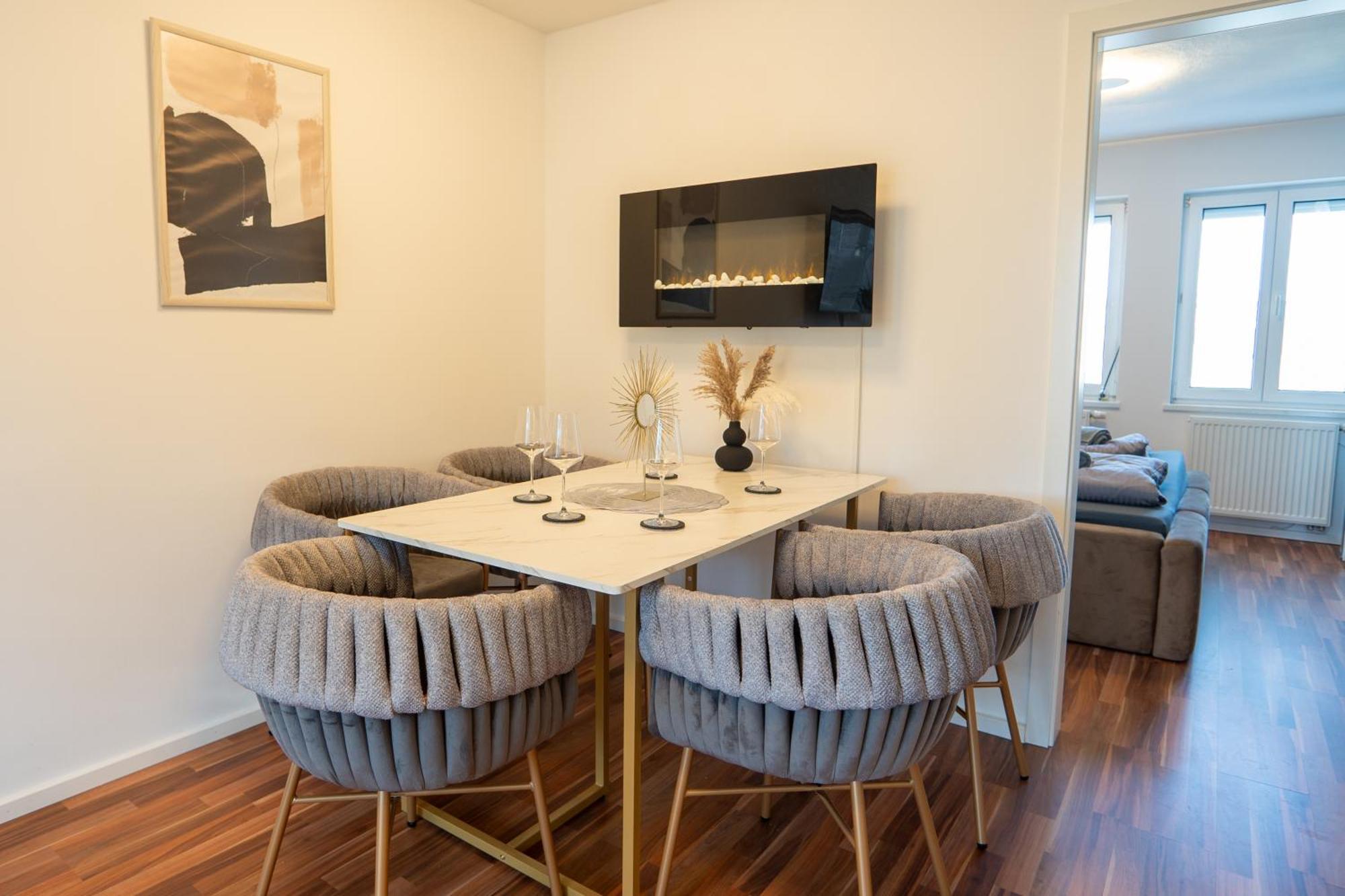 Apartment B - Stilvoll, Modern & Cozy Im Zentrum Von *